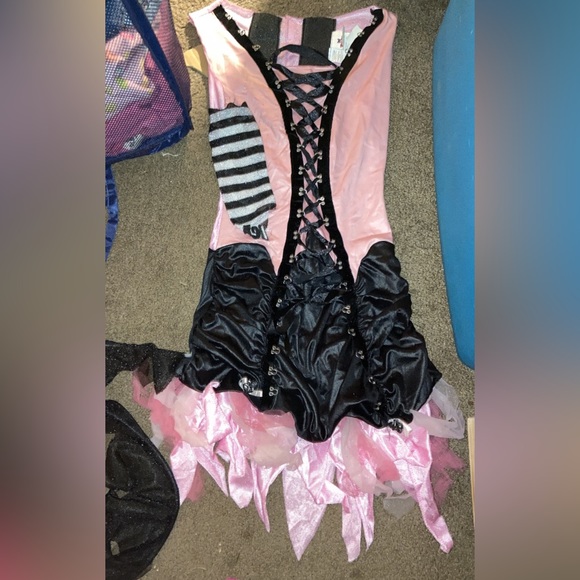 Juniors Grave Yard Fairy - Picture 2 of 4